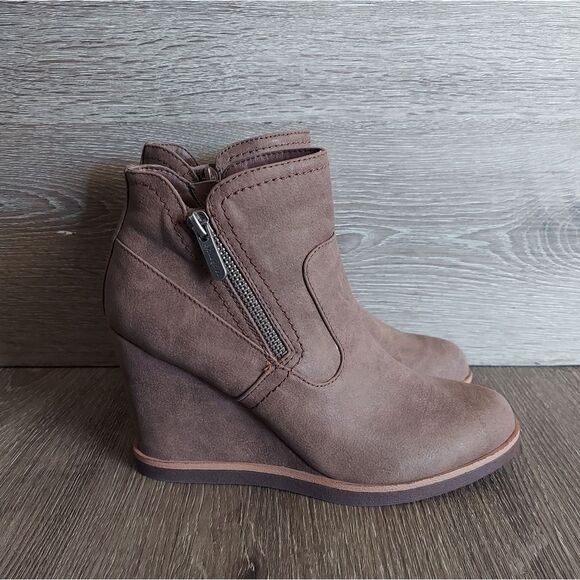 Indigo Road Naoko Wedge Ankle Booties Size 6.5 - Picture 1 of 11